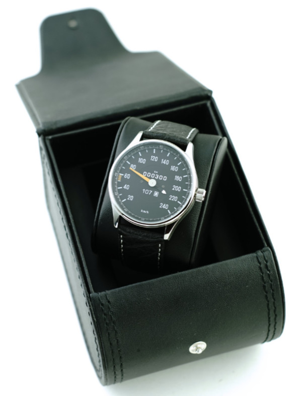 R/C 107 Tachometer Uhr